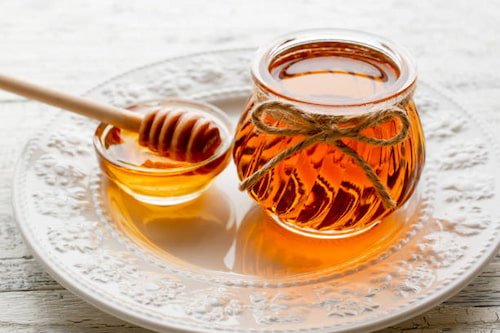عسل آویشن با طعم اصیل و عطر دلپذیر گل‌ ها